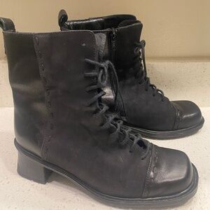 Naot Women’s Boots Size 37 US 6.5 Suede Leather